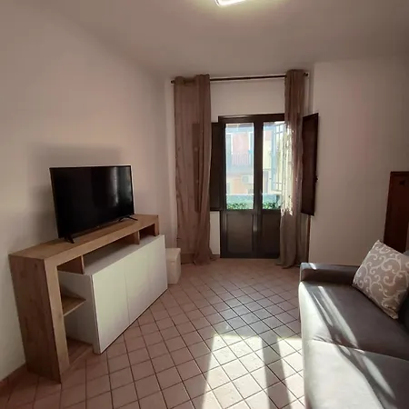 Апартаменты Le Del Cortile 3 *