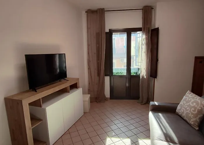 Апартаменты Le Del Cortile 3 *